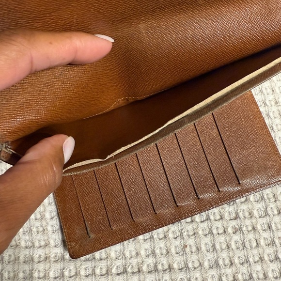 Louis Vuitton Monogram Canvas Pochette Passport Wallet - Picture 9 of 16